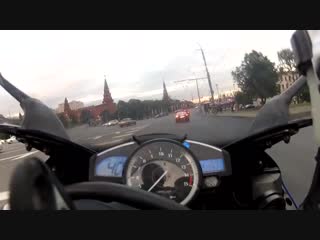 crazy racer on a sportbike arranged races around the city)